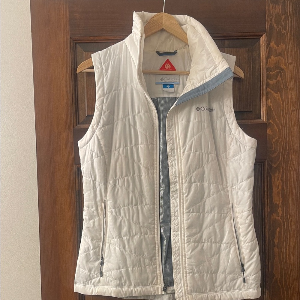 Columbia Women's Ivory Quilted Vest